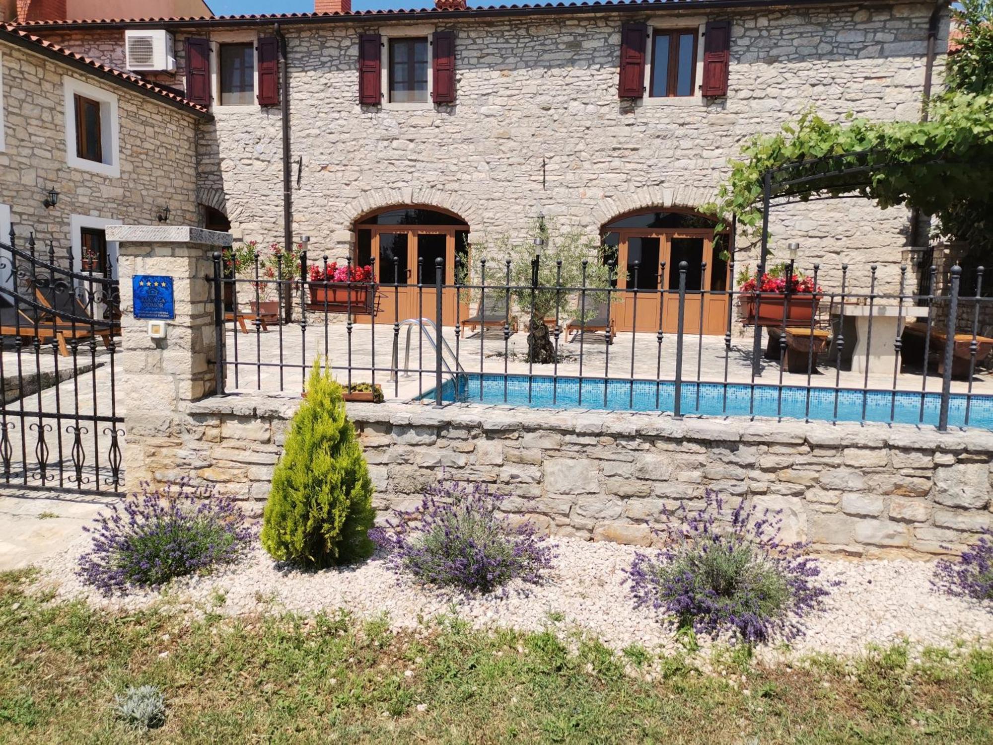 Villa Rustica Buje Exteriör bild